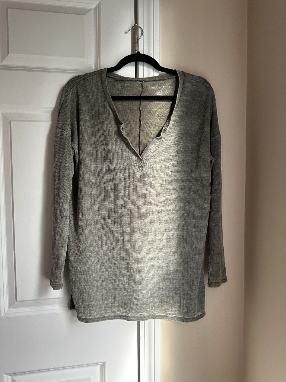 American Eagle Green Long Sleeve Tee – Size M